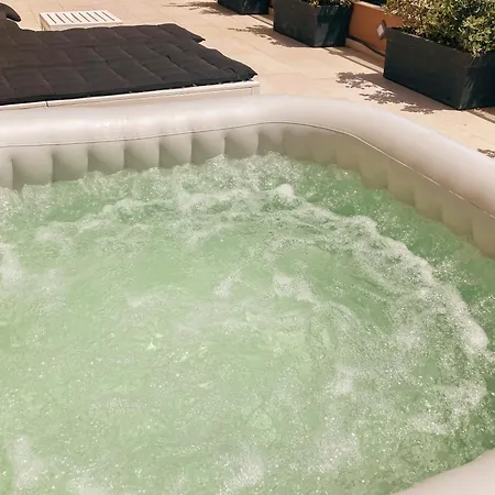 Xl Terrace Penthouse Bbq 200m From The Sea And Square Appartement