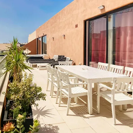Appartement Xl Terrace Penthouse Bbq 200m From The Sea And Square St. Paul's Bay