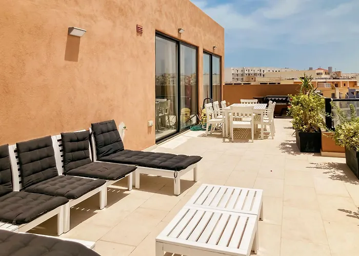 Xl Terrace Penthouse Bbq 200m From The Sea And Square St. Paul's Bay