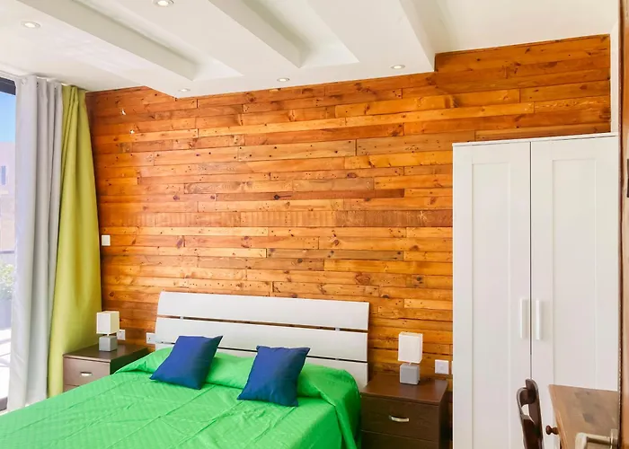 Xl Terrace Penthouse Bbq 200m From The Sea And Square Daire *