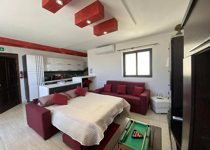 Daire Xl Terrace Penthouse Bbq 200m From The Sea And Square St. Paul's Bay