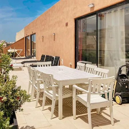 Xl Terrace Penthouse 3br 3 Bath, Hot Tub, Bugibba St. Paul's Bay