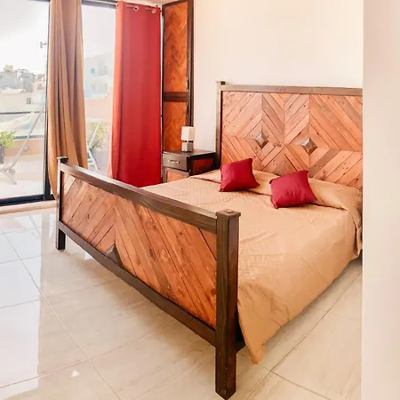 Xl Terrace Penthouse 3br 3 Bath, Hot Tub, Bugibba Appartamento *