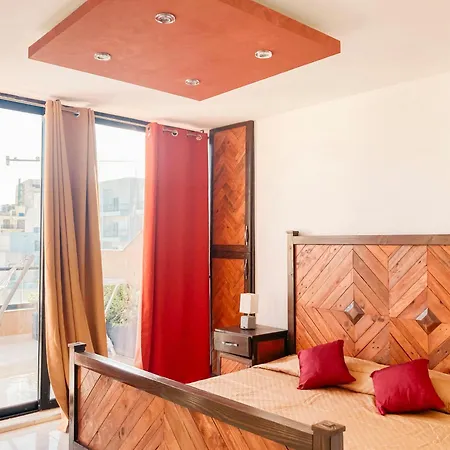 Xl Terrace Penthouse Bbq 200m From The Sea And Square Апартаменты Сент-Полс-Бей