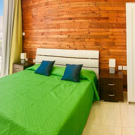 Xl Terrace Penthouse 3br 3 Bath, Hot Tub, Bugibba Appartamento