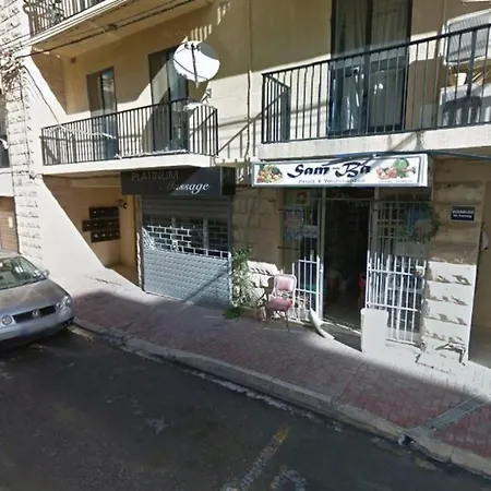 Xl Terrace Penthouse Bbq 200m From The Sea And Square Lägenhet St. Paul's Bay